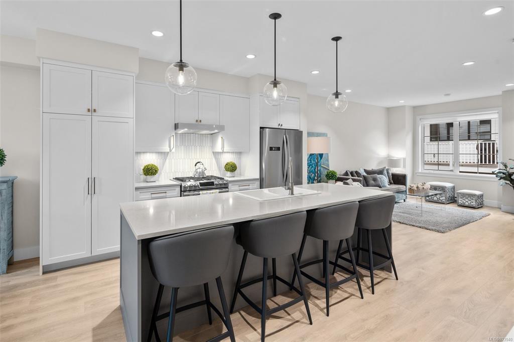 14 - 1810 Kings Rd, Saanich